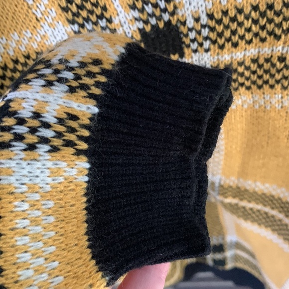 Women’s net.153 crew Sweater, Size M/L, Yellow/Black - Picture 2 of 5